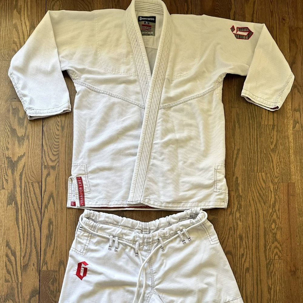 MEN'S JIU JITSU UNIFORM GAMENESS GI SIZE A1 WHITE